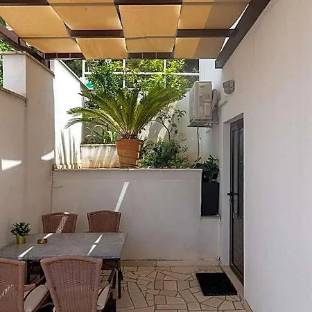 Kono بيت ضيافة دوبروفينك